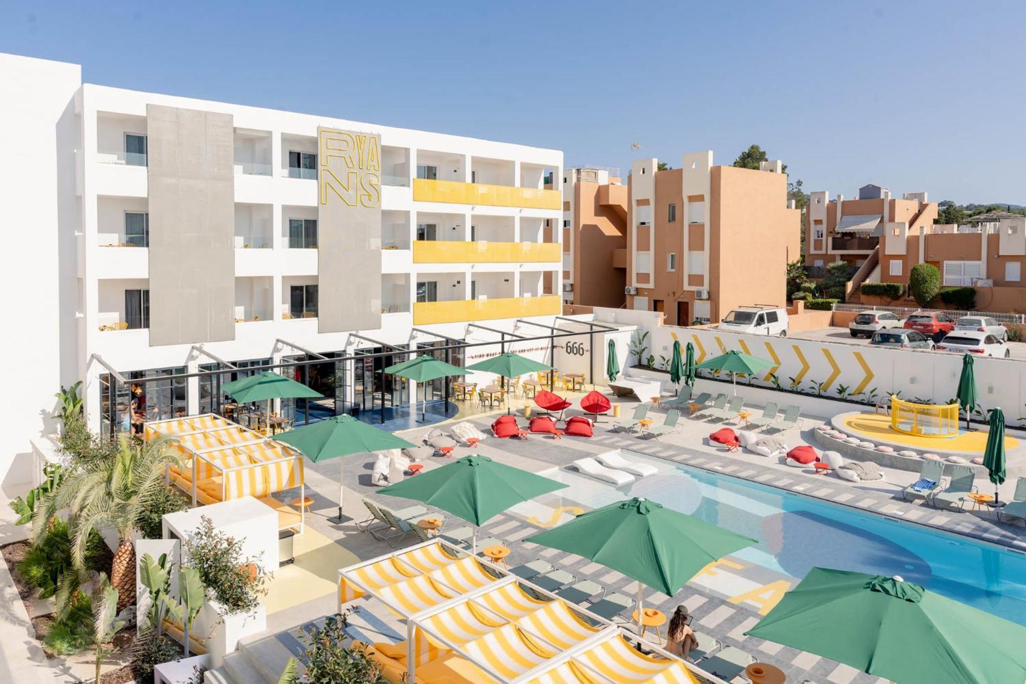 Ryans Lolas - Adults Only Sant Antoni de Portmany Exterior foto