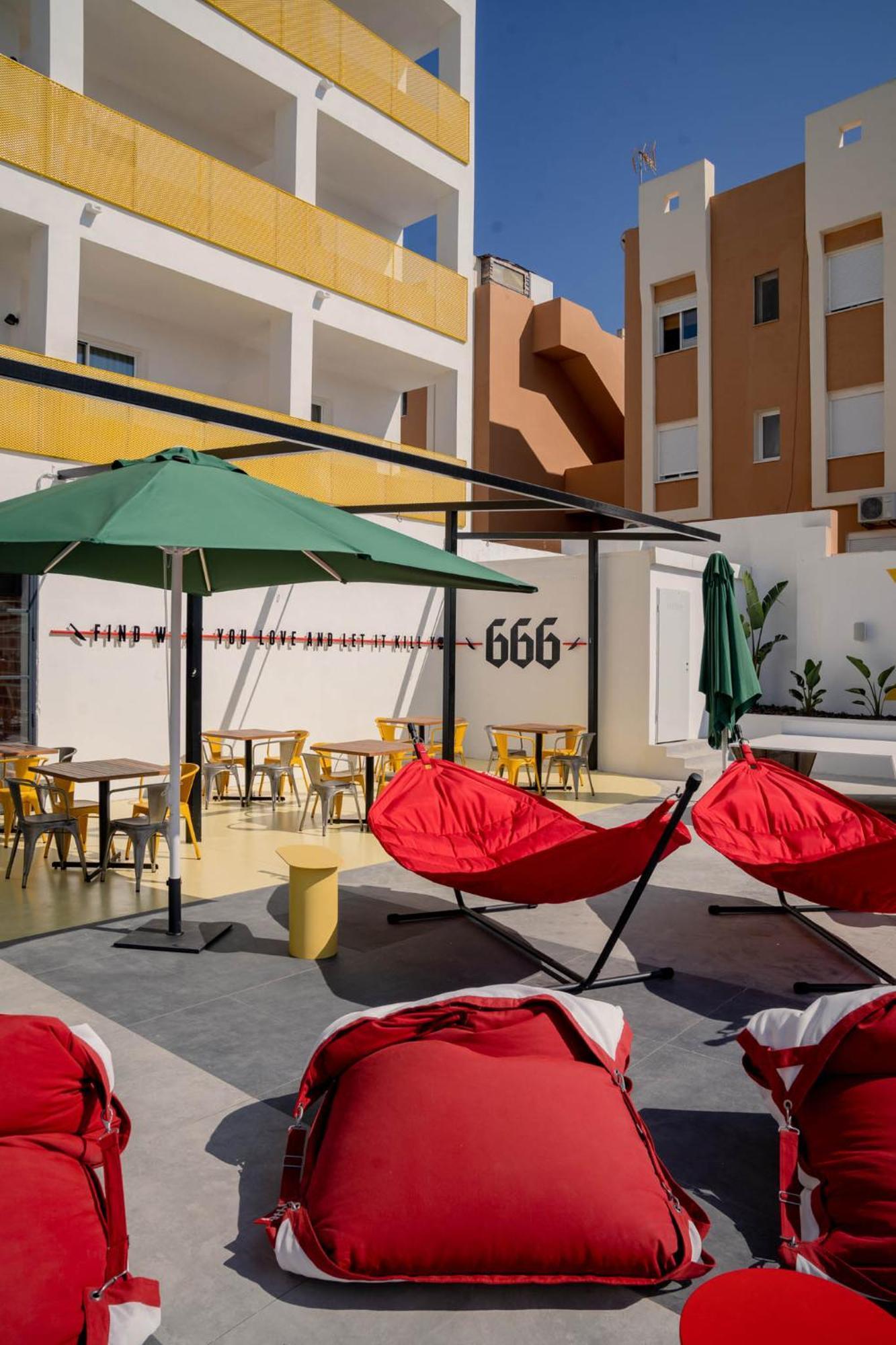 Ryans Lolas - Adults Only Sant Antoni de Portmany Exterior foto