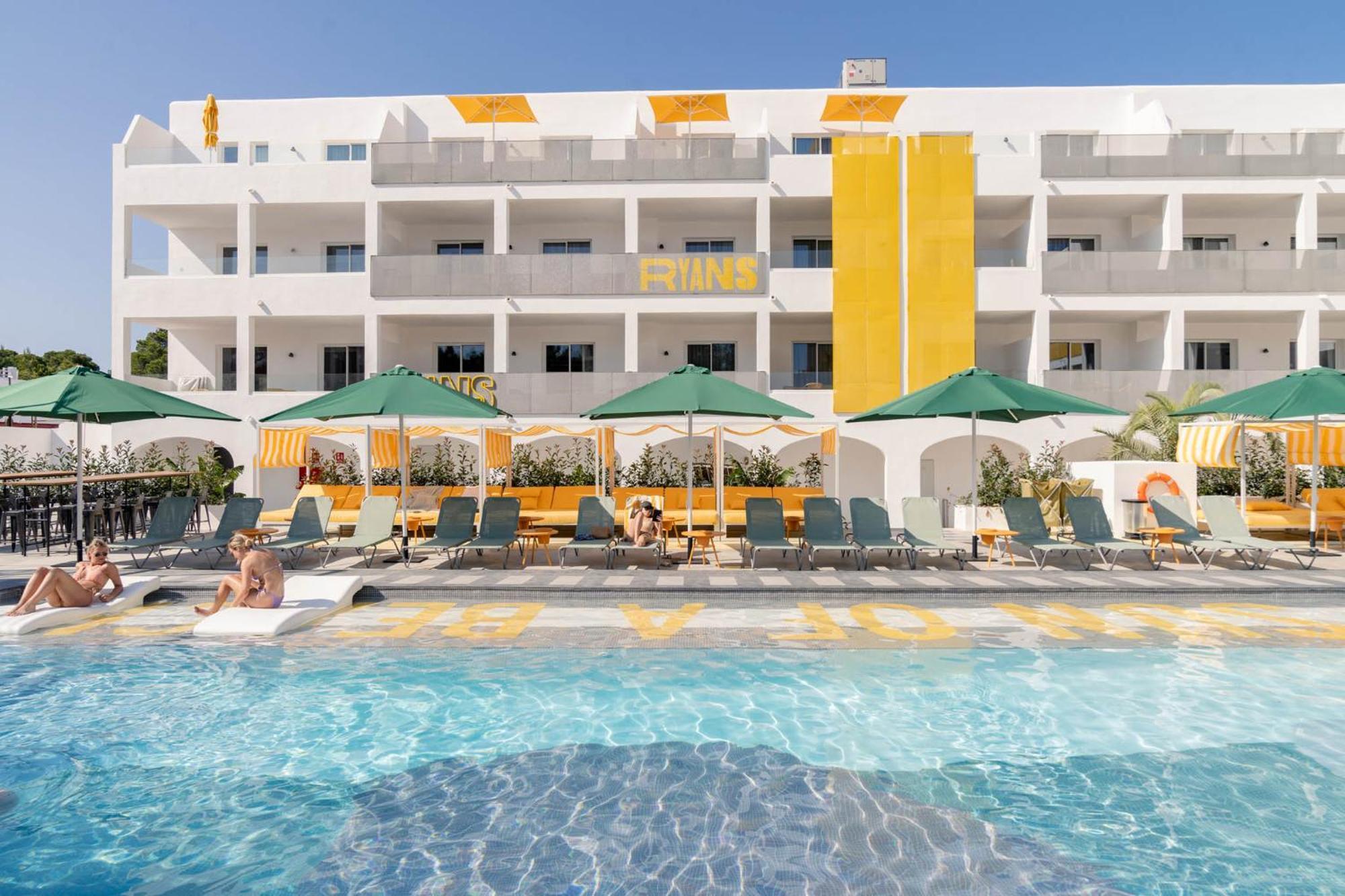 Ryans Lolas - Adults Only Sant Antoni de Portmany Exterior foto