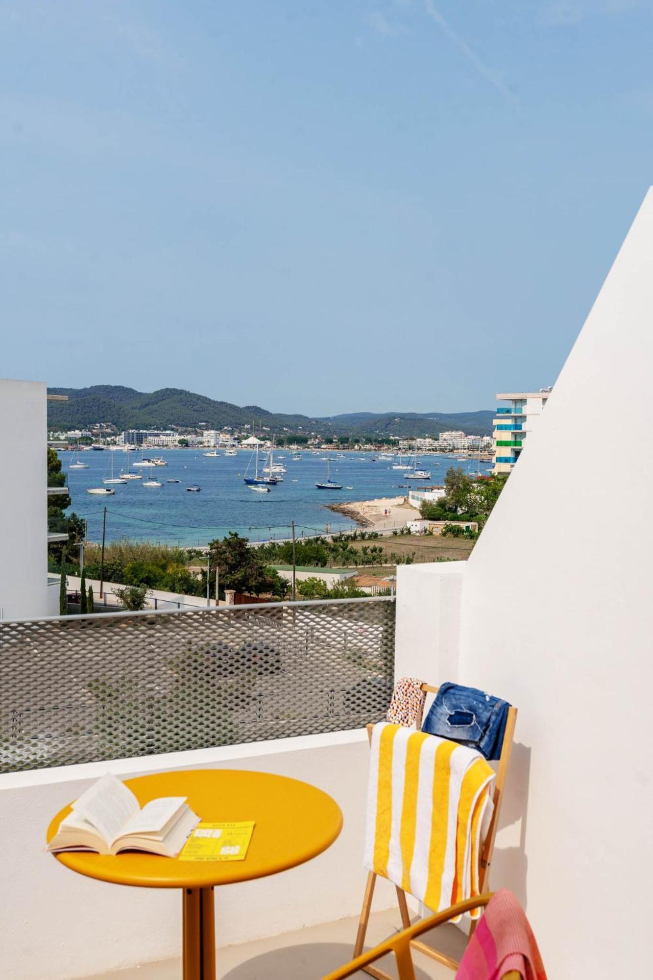 Ryans Lolas - Adults Only Sant Antoni de Portmany Exterior foto