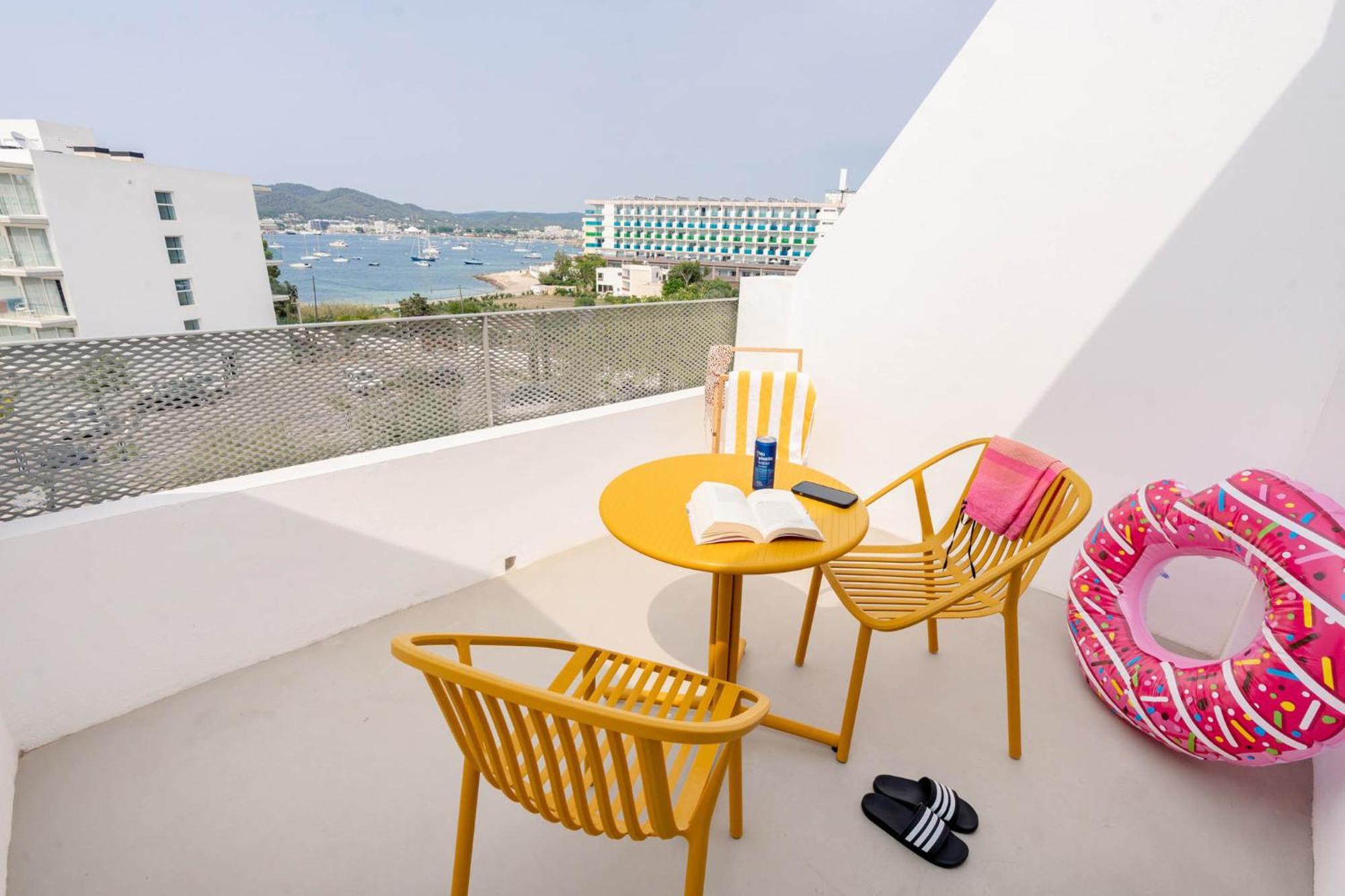 Ryans Lolas - Adults Only Sant Antoni de Portmany Exterior foto