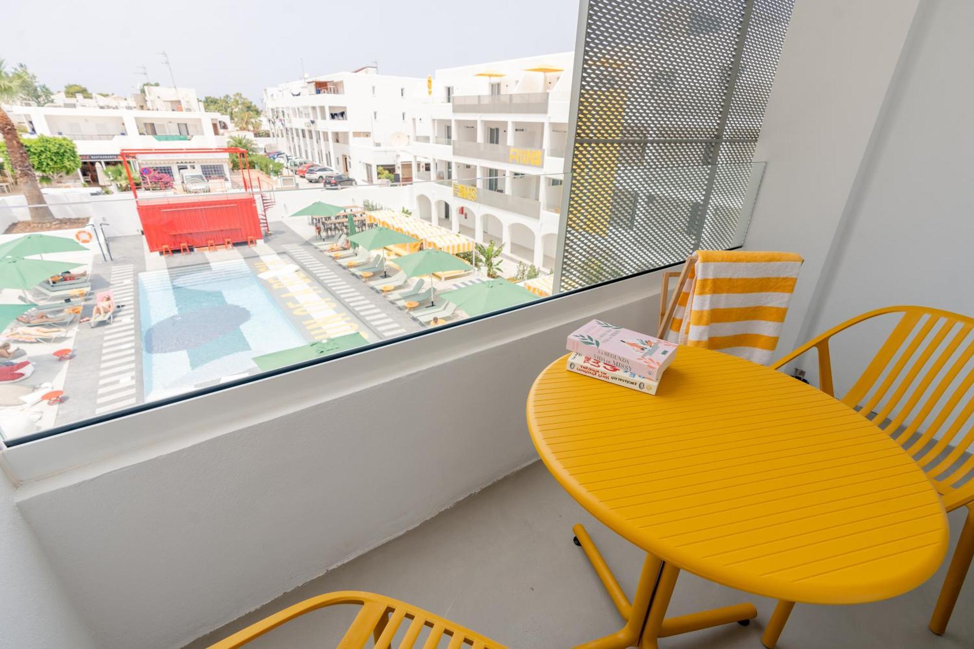 Ryans Lolas - Adults Only Sant Antoni de Portmany Exterior foto
